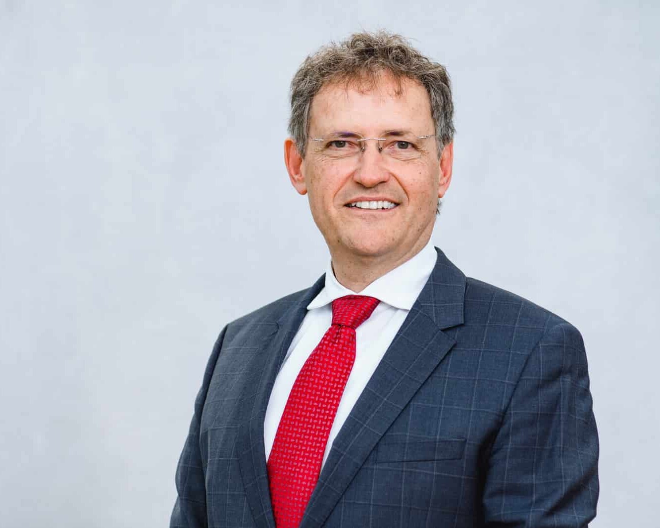 portraits vom verwaltungsrat elfirassercom 15 uai Verwaltungsrat und Geschäftsleitung der Gurit Service AG Business Portraits - elfiRASSER