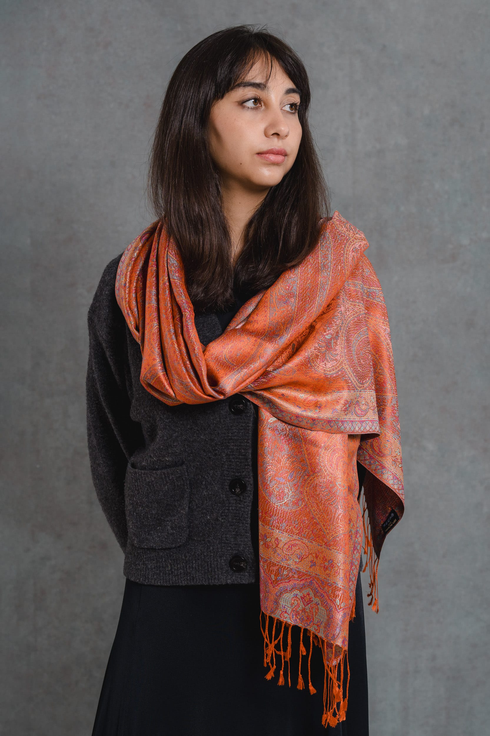 Elegante ProduktfotografieM Tuecher 37 Seidenschals